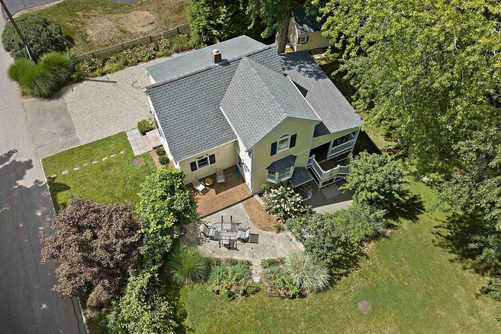 16 Oakland Ave, Hanover, MA 02339