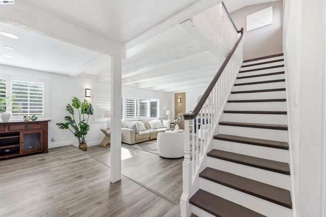 11593 Ladera Ct, Dublin, CA 94568