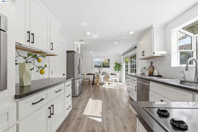 11593 Ladera Ct, Dublin, CA 94568