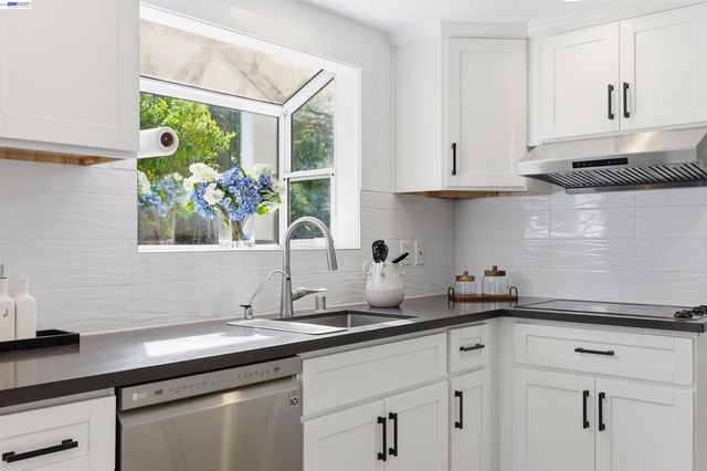 11593 Ladera Ct, Dublin, CA 94568