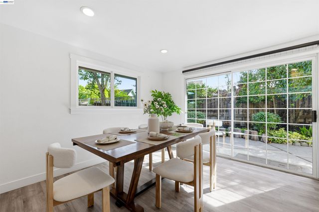 11593 Ladera Ct, Dublin, CA 94568