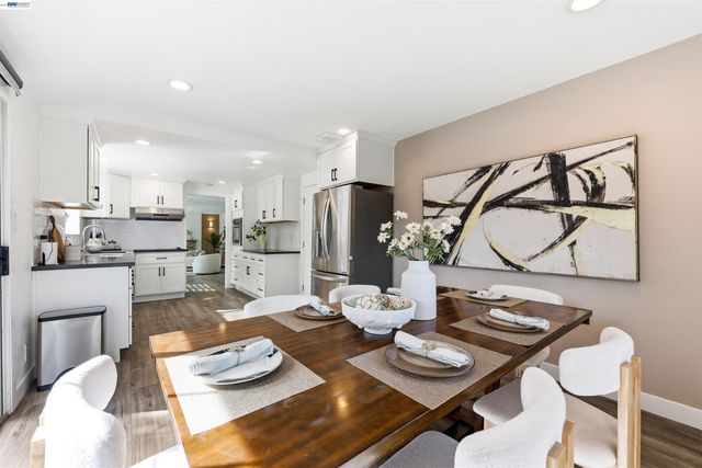 11593 Ladera Ct, Dublin, CA 94568