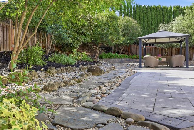 11593 Ladera Ct, Dublin, CA 94568