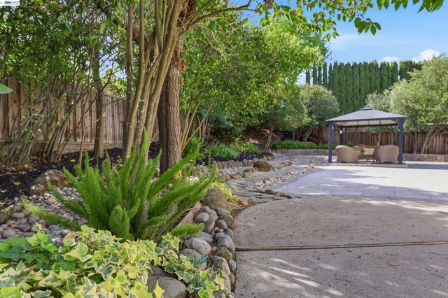 11593 Ladera Ct, Dublin, CA 94568