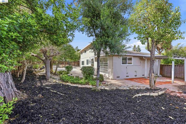 11593 Ladera Ct, Dublin, CA 94568