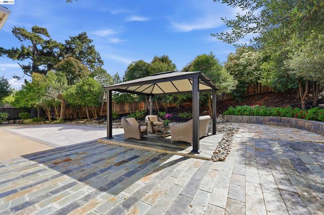 11593 Ladera Ct, Dublin, CA 94568