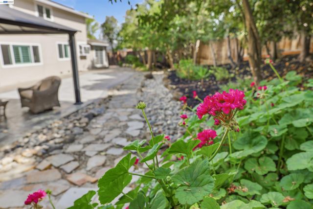 11593 Ladera Ct, Dublin, CA 94568