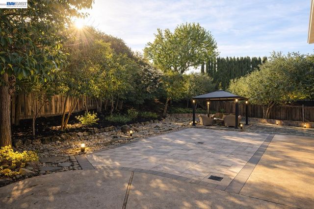 11593 Ladera Ct, Dublin, CA 94568