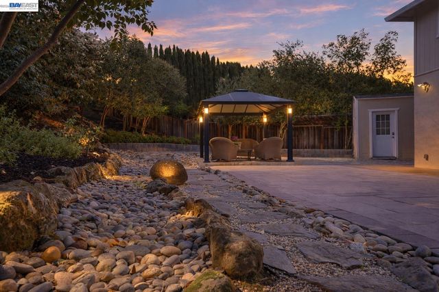 11593 Ladera Ct, Dublin, CA 94568