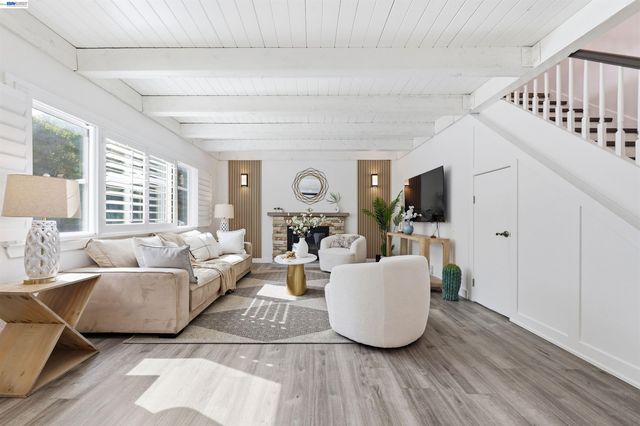 11593 Ladera Ct, Dublin, CA 94568