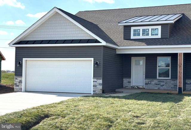 110 BARRIER REEF DR, Martinsburg, WV 25403