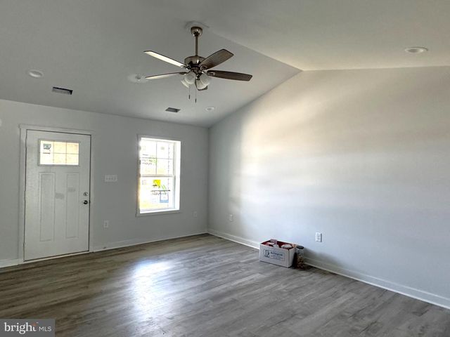 110 BARRIER REEF DR, Martinsburg, WV 25403