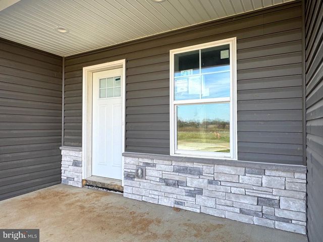 110 BARRIER REEF DR, Martinsburg, WV 25403