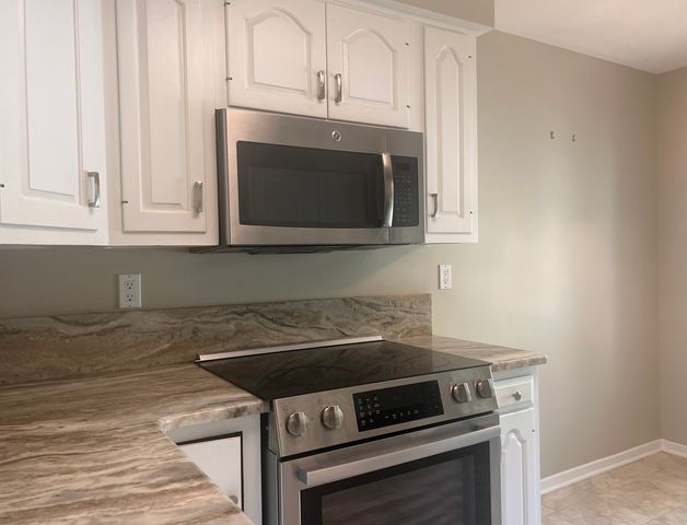 2608 186th Street 206, Lansing, IL 60438