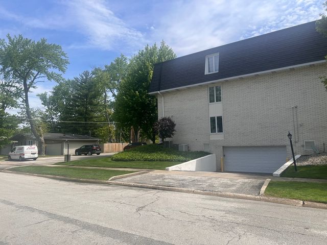 2608 186th Street 206, Lansing, IL 60438