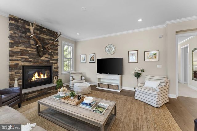 6165 CHANCELLORSVILLE DR, Gainesville, VA 20155