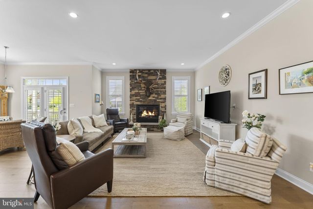 6165 CHANCELLORSVILLE DR, Gainesville, VA 20155