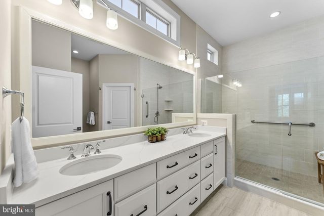 6165 CHANCELLORSVILLE DR, Gainesville, VA 20155