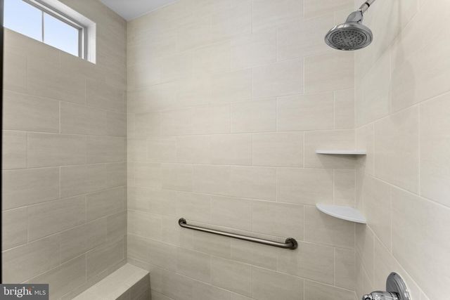 6165 CHANCELLORSVILLE DR, Gainesville, VA 20155