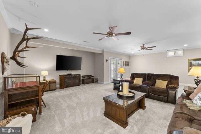 6165 CHANCELLORSVILLE DR, Gainesville, VA 20155