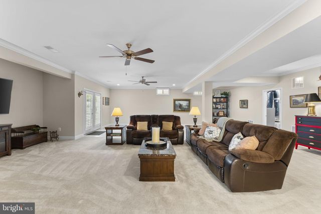 6165 CHANCELLORSVILLE DR, Gainesville, VA 20155