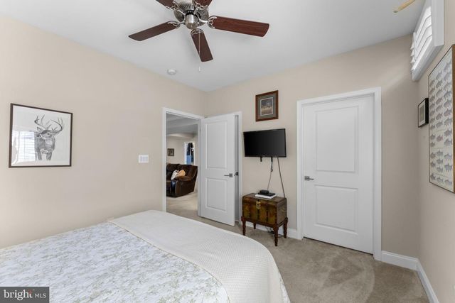 6165 CHANCELLORSVILLE DR, Gainesville, VA 20155