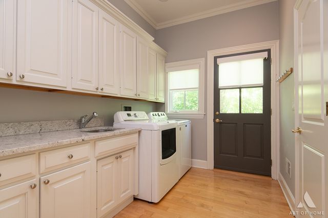 11361 W Plainfield Road, Indian Head Park, IL 60525