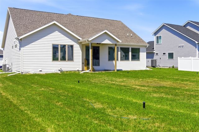 427 Walnut Drive, Huxley, IA 50124