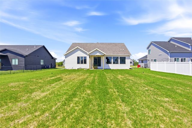 427 Walnut Drive, Huxley, IA 50124