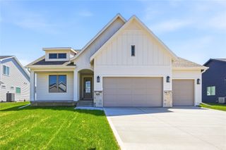 427 Walnut Drive, Huxley, IA 50124