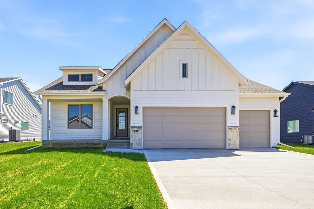427 Walnut Drive, Huxley, IA 50124