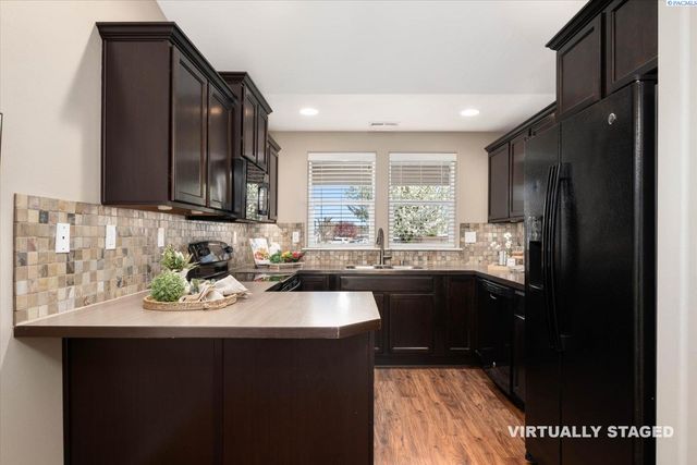 765 N Williams, Kennewick, WA 99336