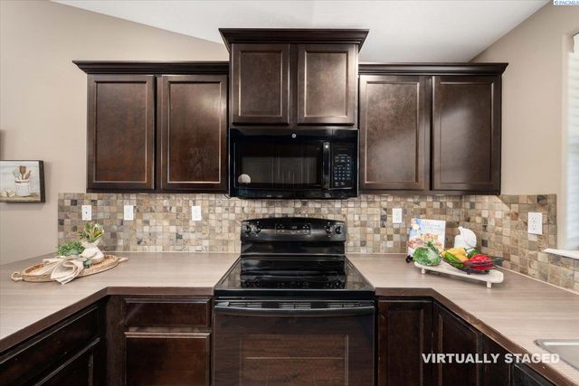 765 N Williams, Kennewick, WA 99336