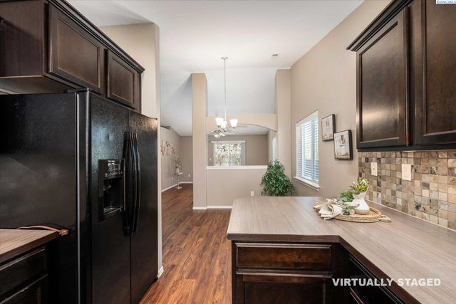 765 N Williams, Kennewick, WA 99336