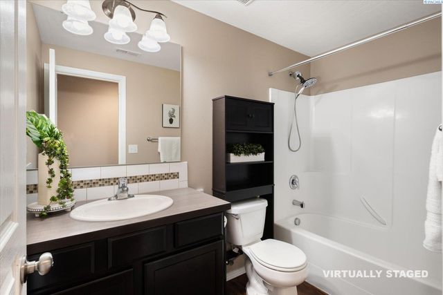 765 N Williams, Kennewick, WA 99336