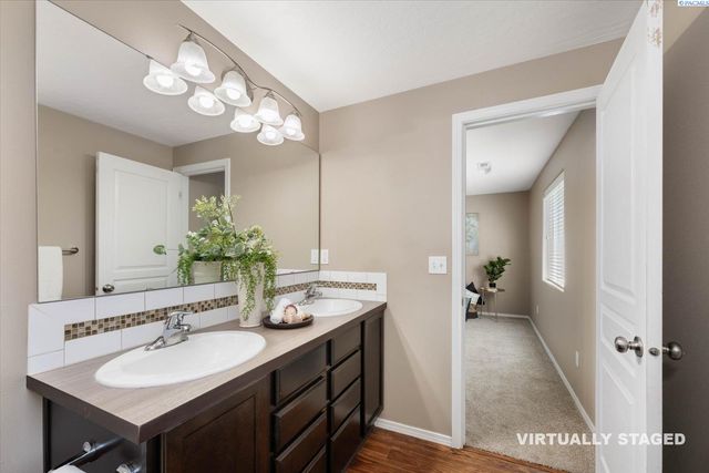 765 N Williams, Kennewick, WA 99336