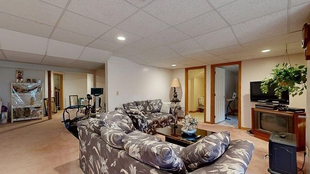 51 Sheffield Dr, Belchertown, MA 01007