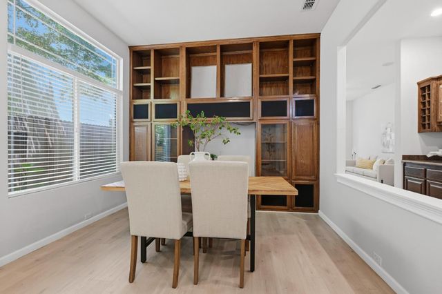 2945 Sierra Mills Ln, Sacramento, CA 95864