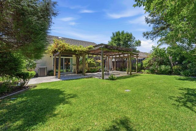 2945 Sierra Mills Ln, Sacramento, CA 95864