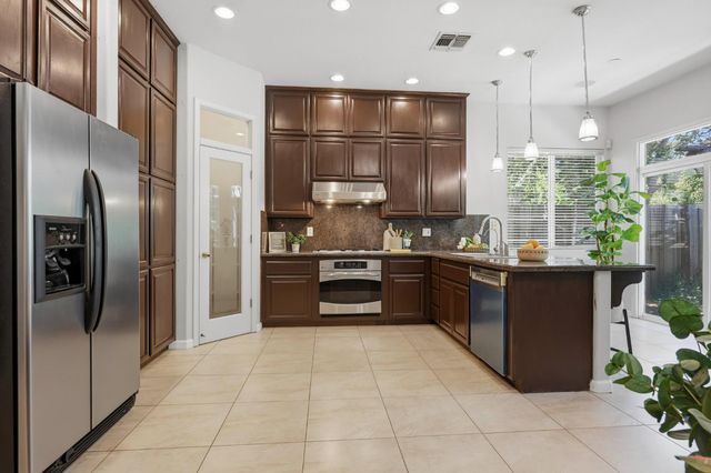 2945 Sierra Mills Ln, Sacramento, CA 95864