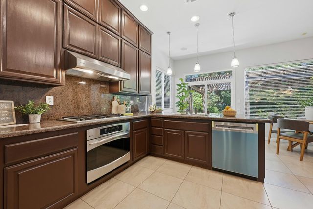 2945 Sierra Mills Ln, Sacramento, CA 95864