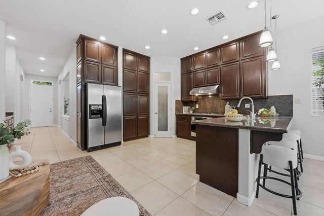 2945 Sierra Mills Ln, Sacramento, CA 95864
