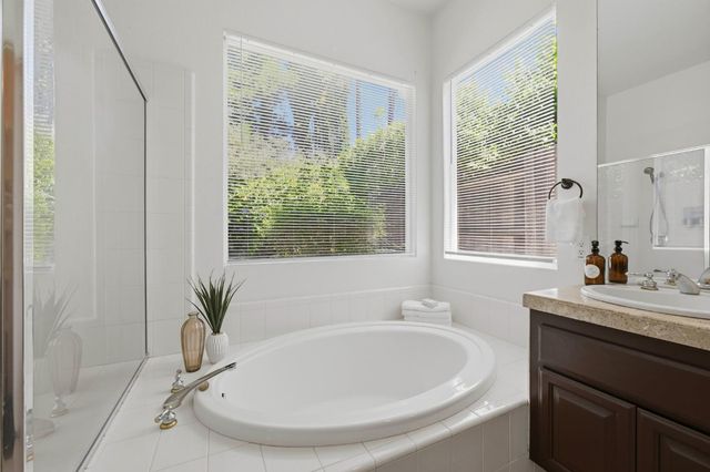 2945 Sierra Mills Ln, Sacramento, CA 95864