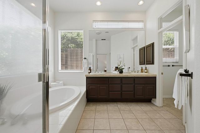 2945 Sierra Mills Ln, Sacramento, CA 95864