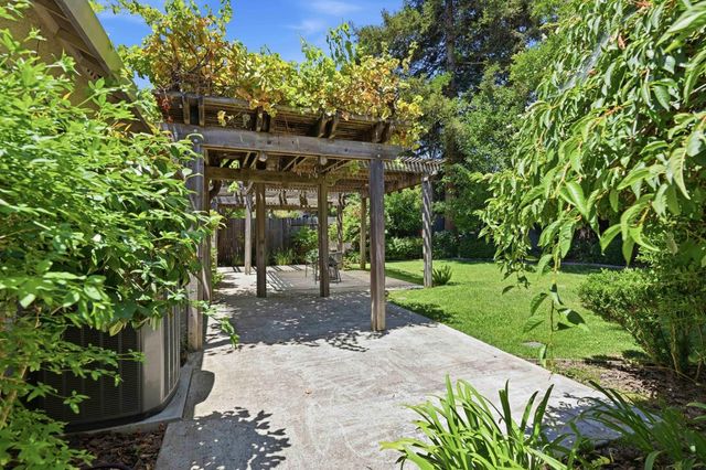 2945 Sierra Mills Ln, Sacramento, CA 95864