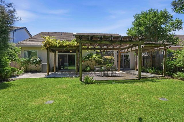 2945 Sierra Mills Ln, Sacramento, CA 95864