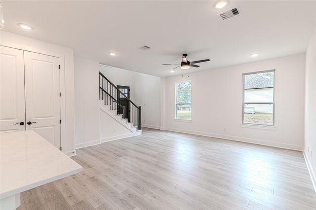 85 N Forest Drive, Huntsville, TX 77340