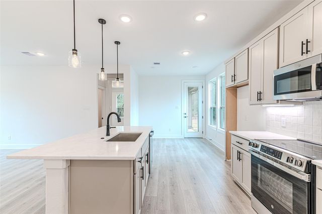 85 N Forest Drive, Huntsville, TX 77340