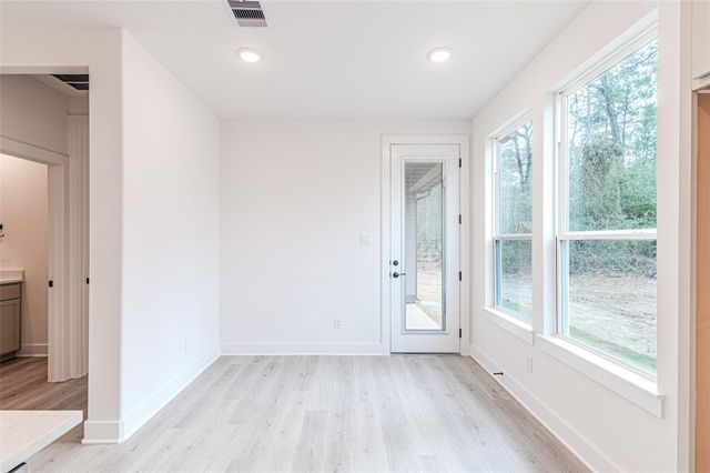 85 N Forest Drive, Huntsville, TX 77340