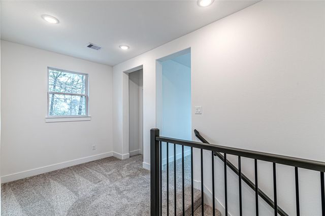 85 N Forest Drive, Huntsville, TX 77340